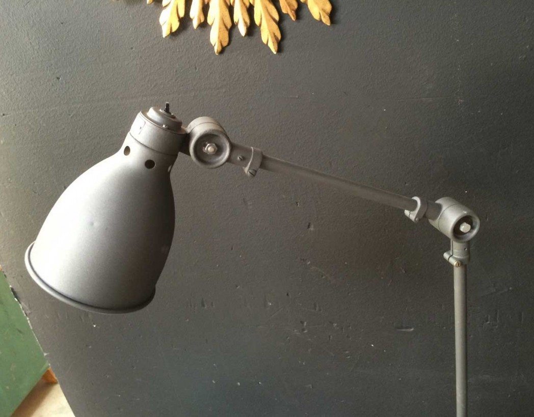 Lampe SANFIL, lampe industrielle socle en chêne massif