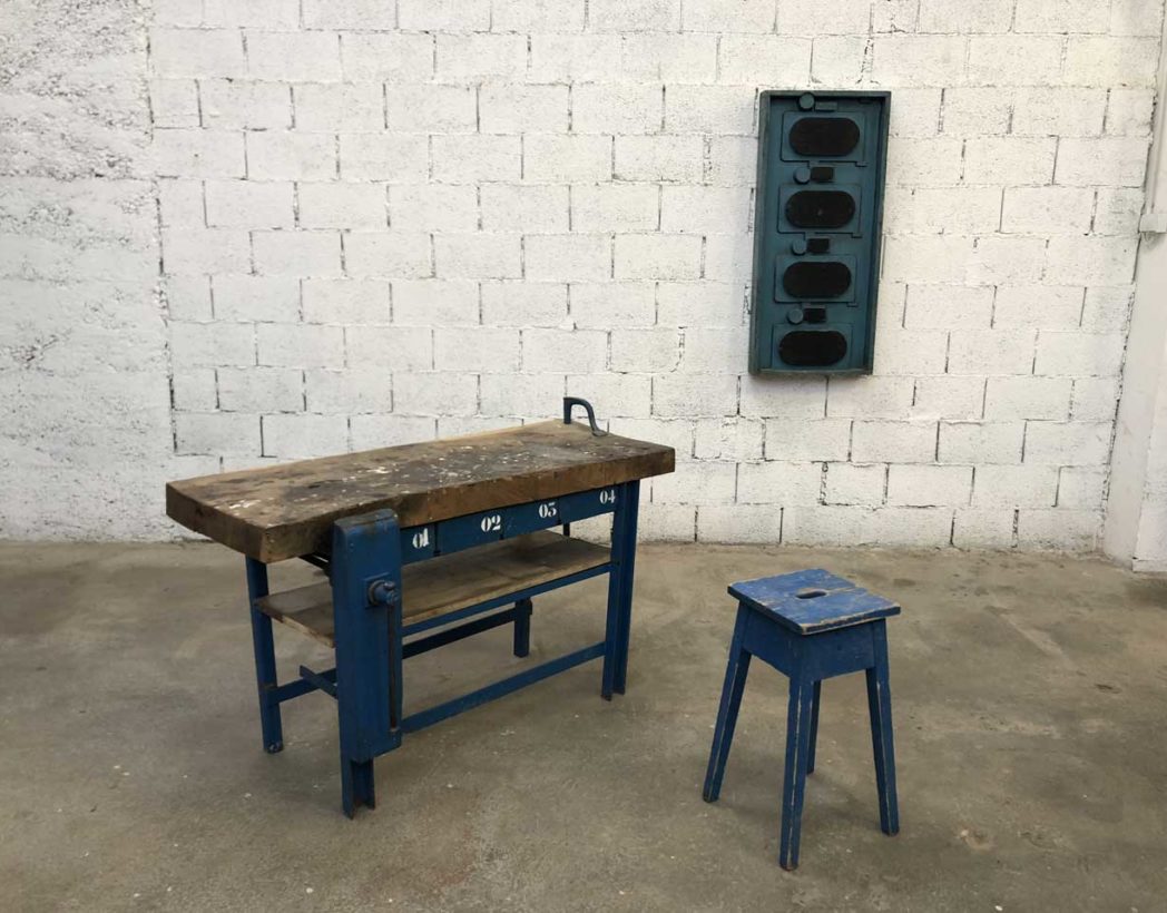 Ancien établi d'atelier en bois et métal avec patine bleue 143 cm