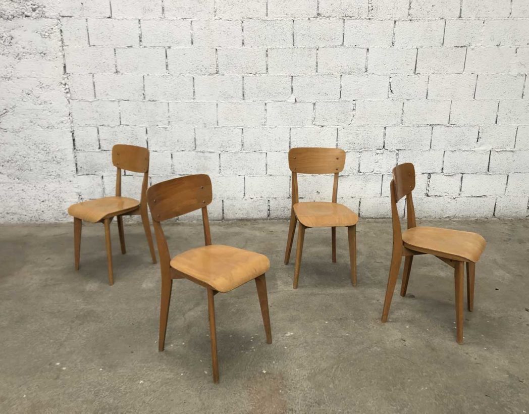 Lot de 4 chaises dépareillées vintage en bois et métal