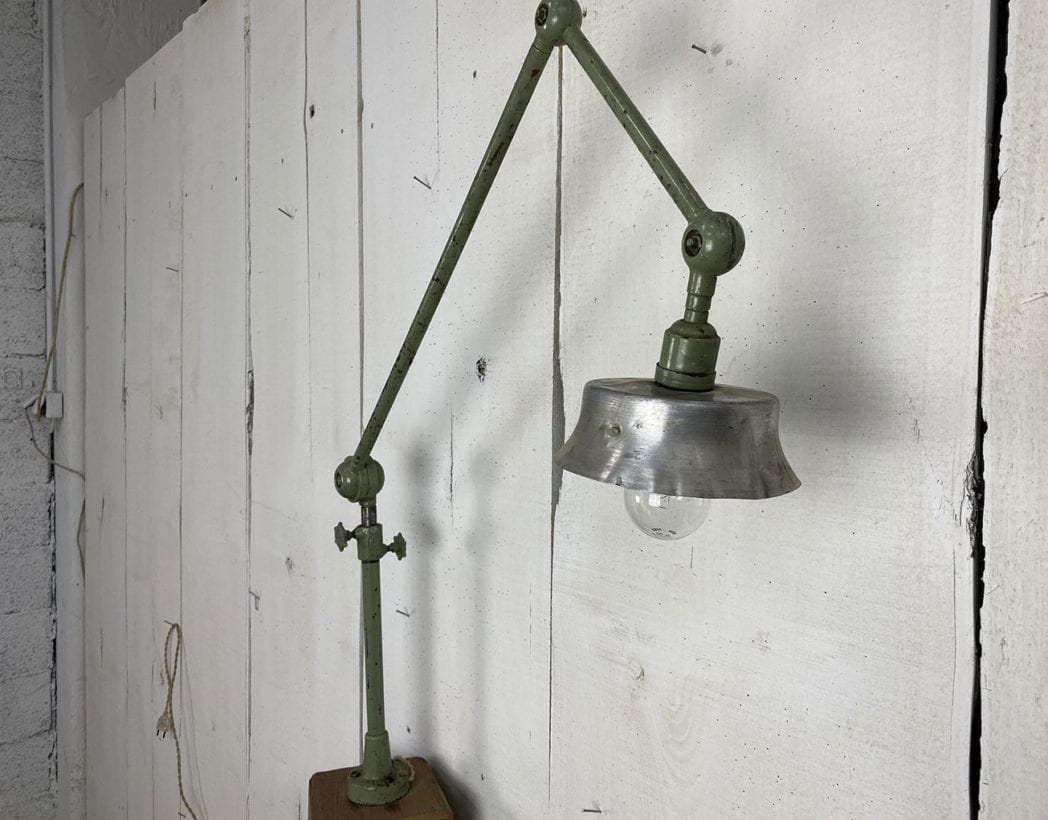 Ancienne lampe d'atelier avec pied articulé Tout Sens années 1930
